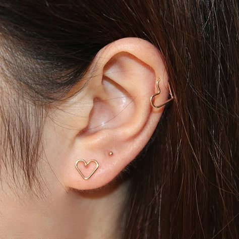 Piercing oreille helix