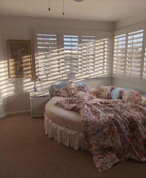 Shutters Interior, Bed Inspo, Circle Bed, 80s Art Deco, Future Board, Welcome To My Home, 80s Art, Round Bed, Hiasan Bilik Tidur