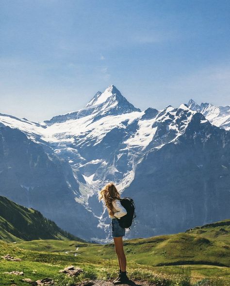 Solo Travel Destinations, Adventure Aesthetic, Foto Poses, Swiss Alps, Summer Bucket Lists, Top Of The World, 인물 사진, Best Places To Travel, Pretty Places