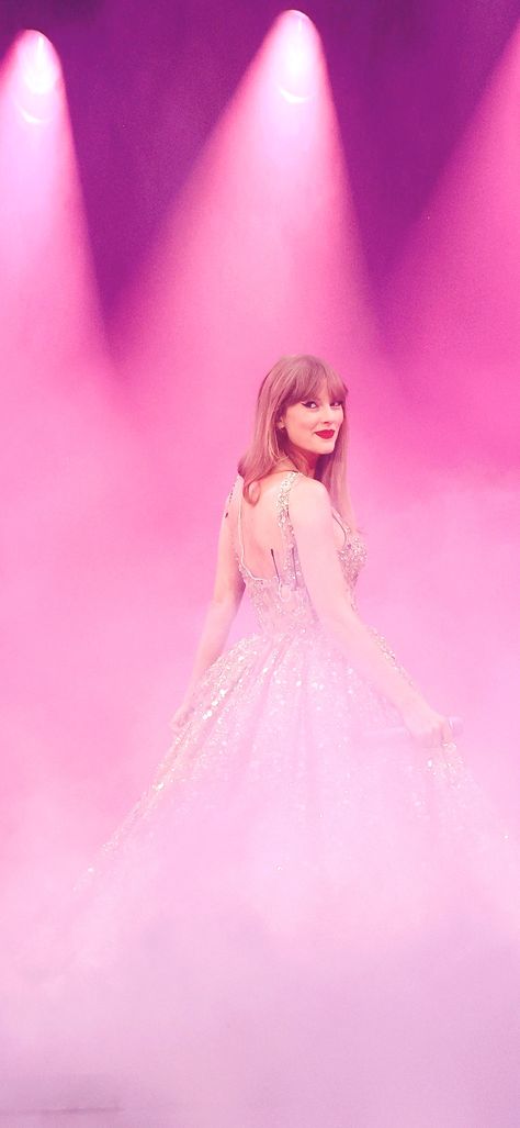 Taylor Swift Speak Now Era Wallpaper, Speak Now Aesthetic Taylor Swift Wallpaper, Taylor Swift Enchanted Wallpaper, Taylor Swift Wallpaper Aesthetic Speak Now, Taylor Swift Cute Wallpaper, Taylor Swift Pink Wallpaper, Taylor Swift Aesthetic Pink Wallpaper, Taylor Swift Eras Aesthetic, Taylor Swift Pink Photoshoot