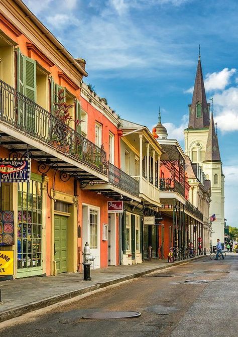 French Quarter Homes, Vanishing Half, Playlist Vibes, New Orleans Apartment, New Orleans Architecture, New Orleans Vacation, Louisiana Bayou, New Orleans French Quarter, Jackson Square