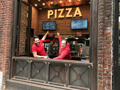 Nyc Date Ideas, Pizzeria New York, New York Pizzeria, Pizza Display, Nyc Date, Pizza Takeaway, Fancy Pizza, Pizza Store, Pizzeria Design