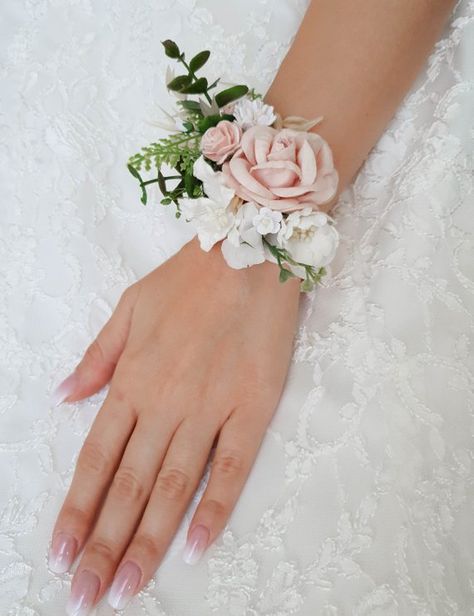 Flower wrist corsage, blush bridesmaids corsage, flower bracelet, corsage, wedding corsage, flower w Corsage Bridesmaid, Pink Corsage, Corsage Pink, Prom Flowers Corsage, Bracelet Corsage, Flower Wrist Corsage, Bridal Corsage, Flower Bridesmaid, Corsage And Boutonniere Set