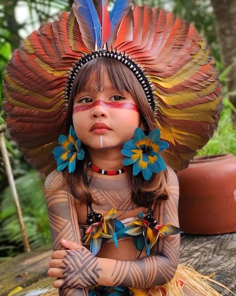 Todas las publicaciones • Instagram Ancestry Art, Brazil Culture, Folk Clothing, Indigenous Art, American Beauty, World Cultures, Native Art, Native American Art, Pocahontas