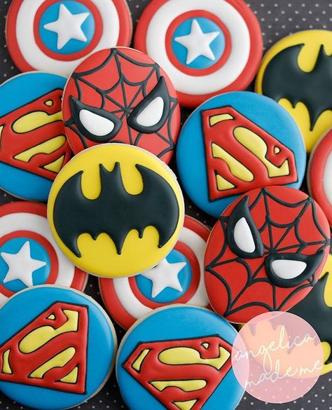 Avengers Cookies Decorated, Superman Cookies, Avengers Cookies, Royal Icing Recipes, Birthday Biscuits, Superman Birthday Party, Superhero Cookies, Marvel Birthday Party, Superman Birthday