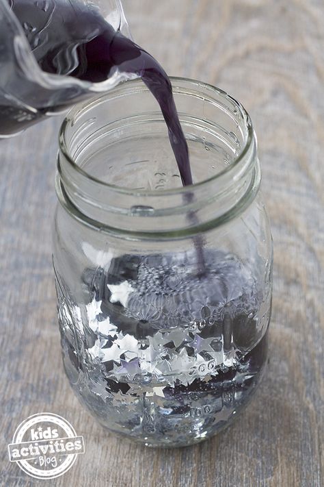 Galaxy Glitter Jar, Glitter Jars Diy How To Make, Galaxy Jars Diy For Kids, Galaxy Crafts For Kids, Diy Glitter Jar, Eclipse Craft, Galaxy In A Jar, Glitter Jars Diy, Diy Galaxy Jar