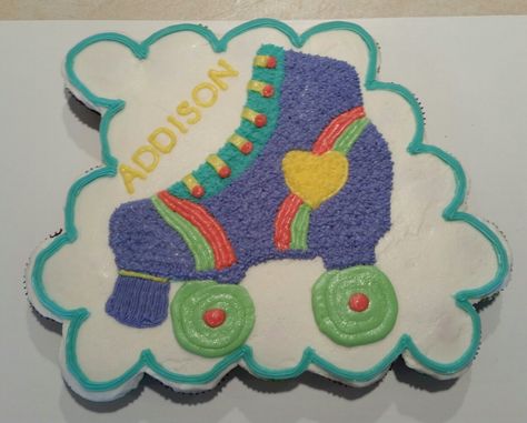 Roller skate pull apart cake with 24 cupcakes Roller Skate Pull Apart Cupcakes, Roller Skate Cake, Roller Skate Birthday Party, Skate Birthday Party, Roller Skate Birthday, Skate Birthday, 14th Birthday Cakes, Bubble Guppies Party, Pull Apart Cupcake Cake