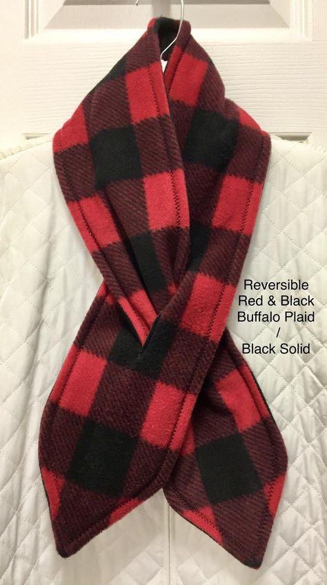 Fleece Scarf Pattern, Winter Scarf Gift, Keyhole Scarf, Fleece Projects, Crochet Scarf Easy, Lumberjack Plaid, Crochet Neck Warmer, Fleece Scarf, Cute Scarfs