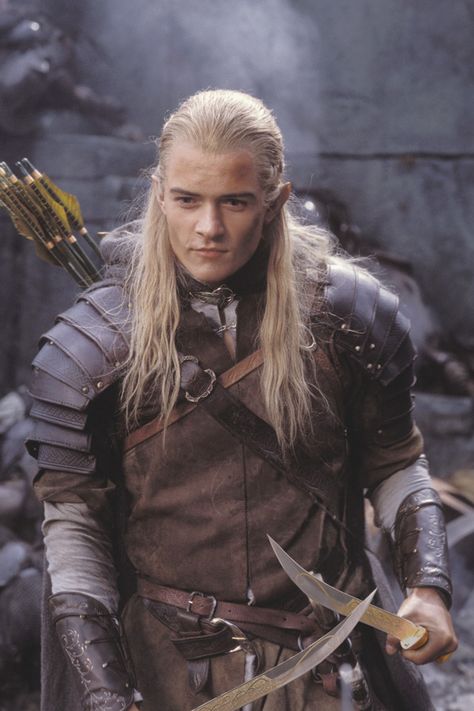 Legolas' Fighting Knives (Daggers) Lotr Fashion, Orlando Bloom Legolas, Lotr Legolas, Legolas And Tauriel, Mid Evil, Hulk Character, Helms Deep, Legolas And Thranduil, Elijah Wood