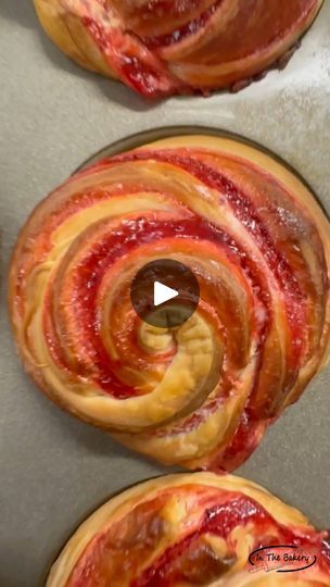 2.7M views · 24K reactions | Strawberry & Cream Cruffins | In the Bakery Cruffin Recipe, Puffed Pastry, Phyllo Recipes, Cream Pastry, Youtube Recipes, Recipes Tiktok, Puff Pastry Desserts, Chocolate Fudge Frosting, Raspberry Cream