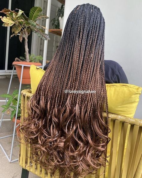 Braids With Hair Out At The End, Knotless Braid With Curls At The End, Braids Back To School Black, Braids With The Ends Out, Knotless Spiral Braids, Black And Brown Box Braids With Curly Ends, Knotledd Braids With Curls, Curled Knotless Box Braids, Spanish Curl Knotless Braids