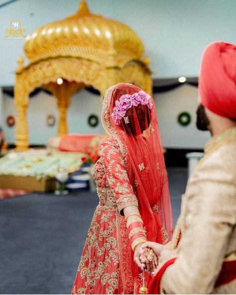 Wellgroomed Designs Inc (@wellgroomedinc) • Instagram photos and videos Sikh Wedding Decor, Sweet Photoshoot, Sangeet Decoration, Bride Fashion Photography, Marriage Poses, Punjabi Wedding Couple, Couple Marriage, Punjabi Couple, Indian Wedding Couple Photography