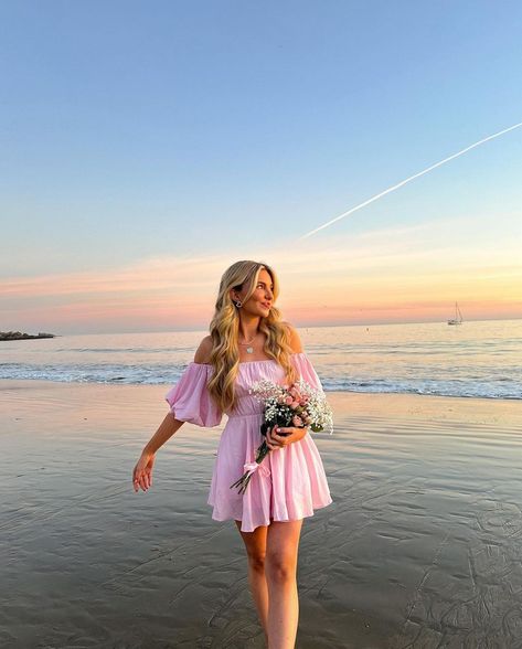 Princess Era, Lake Photoshoot, Beach Instagram Pictures, Classic Style Outfits, Beach Vacay, Bollywood Outfits, Beach Birthday, Casual Day Outfits, Photoshoot Dress