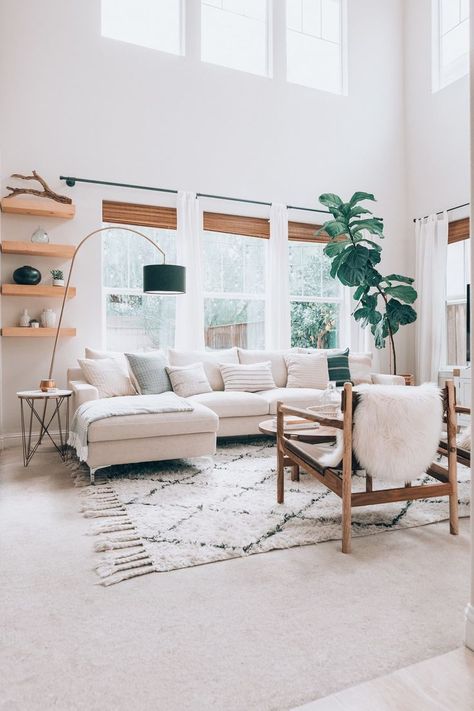 A Builder-Basic Rental Home Got a Warm and Welcoming Makeover: gallery image 5 #home #style Warm Home Decor, Interior Vintage, Beach House Interior, White Furniture, Design Living Room, Boho Living Room, Living Room Inspo, A Living Room, Design Case