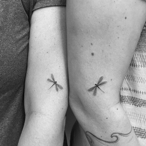 45 Fascinating Dragonfly Tattoo Designs Small Dragonfly Tattoo, Dragonfly Tattoos, Dragonfly Tattoo Design, Tattoo Couple, Couples Tattoo Designs, Tattoo Zeichnungen, Dragonfly Tattoo, Matching Tattoo, Dragon Fly