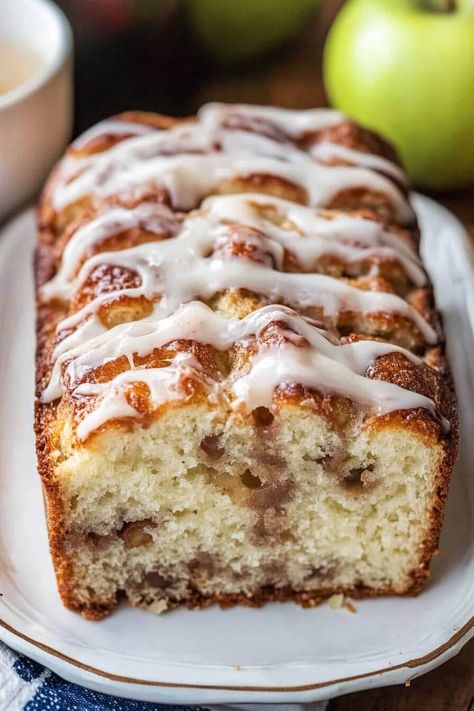 Amish Apple Cinnamon Bread, Quick Apple Breakfast, Cinnamon Apple Fritter Bread, Evercrisp Apple Recipes, Apple Bread With Streusel Topping, Cinnamon Swirl Apple Bread, Desert Bread Loaf, 1 Apple Recipe, Apple Butter Loaf