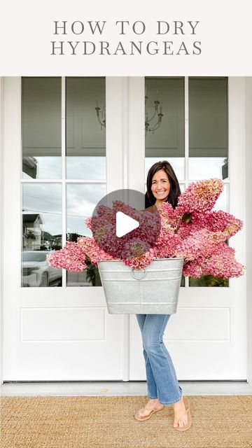 Fraîche Living : Tori Wesszer on Instagram: "How to Dry Hydrangeas! 💗 It’s that time of year my friends! Let’s do this. 1. Cut the hydrangeas with sharp shears. Remove all leaves from the stems & tie together with twine to make a bouquet. 2. Hang upside down outside & and spray all over with hairspray. 3. Tie the bouquet to the ceiling or similar and hang in a dry dim space. Humidity & cool weather increase the drying time, while too much direct light can cause the colours to wash out. #fraicheliving #flowers #flowerhack #hydrangeas #garden #gardenhacks" Drying Hydrangeas, Dry Hydrangeas, Hydrangeas Garden, Make A Bouquet, Drying Flowers, Dry Herbs, Dried Hydrangeas, Making A Bouquet, Floral Decorations