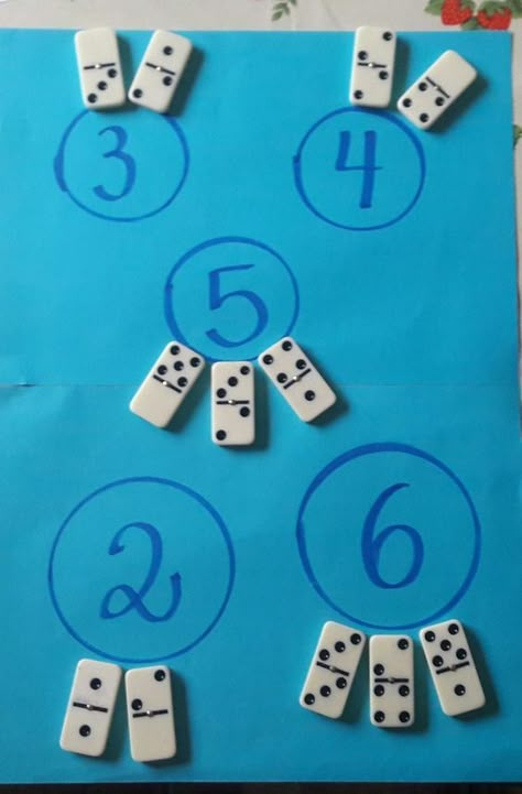 Dominoes Math Practice Kindergarten Math Centers, Maths Games, Math Intervention, Kindergarten Math Activities, Kindergarten Learning, Math Activities Preschool, Homeschool Math, Math Practices, First Grade Math