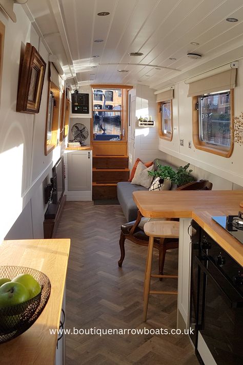 Narrow Boat Bedroom, House Boat Interiors, Narrowboat Interiors Inspiration, Narrow Boat Interior Ideas, Narrow Boat Interior, House Boat Interior, Tiny House Boat, Barge Interior, Canal Boat Interior