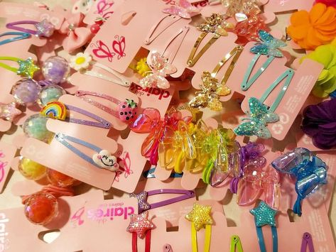 Ur showing ur true colors Hair Clips 90s, Kidcore Aesthetic, Rainbow Aesthetic, Indie Kids, Aesthetic Design, Aesthetic Hair, Soft Girl, Pink Aesthetic, The Table