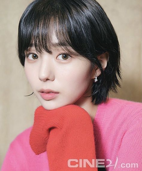 Asian Pixie Cut, Korean Pixie, Pixie Bangs, Chae Soobin, Best Short Hairstyles, Asian Haircut, Korean Short Hair, Pixie Cut With Bangs, Long Pixie Cuts