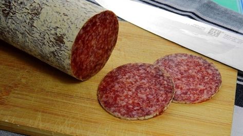 Venison Summer Sausage Recipe, Homemade Summer Sausage, Venison Sausage Recipes, Summer Sausage Recipes, Salami Recipes, Sausage Making Recipes, Homemade Sausage Recipes, Deer Recipes, Deer Meat Recipes