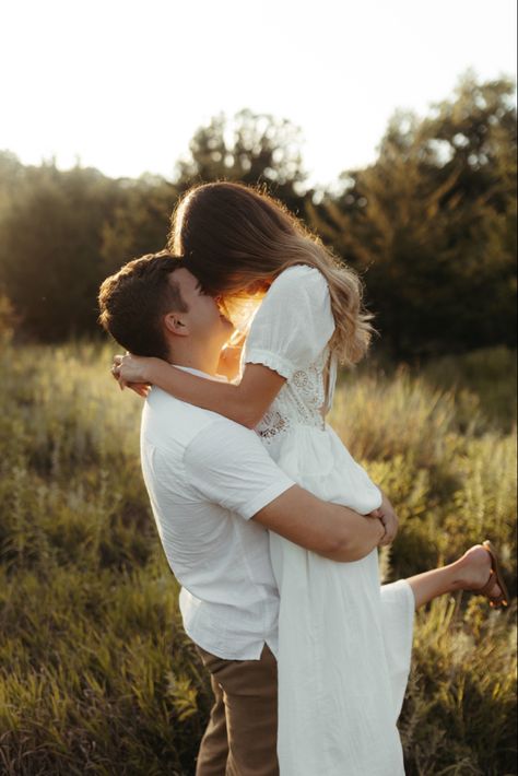 White Sundress Engagement Photos, Engagement Photos Holding Her Up, Romantic Outdoor Engagement Photos, Bride And Groom Garden Wedding, Golden Gate Engagement Photos, Clean Engagement Photos, Engagement Photos With White Dress, Engagement Photos With Dress, Lds Engagement Pictures