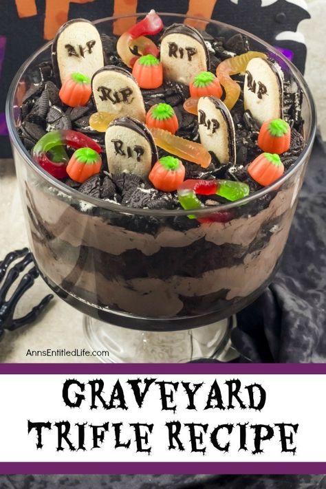 Halloween Chocolate Trifle, Halloween Trifle Ideas, Halloween Trifle Desserts, Halloween Trifle, Halloween Dessert Recipe, Halloween Dessert Recipes Easy, Halloween Deserts, Graveyard Scene, Halloween Food Desserts