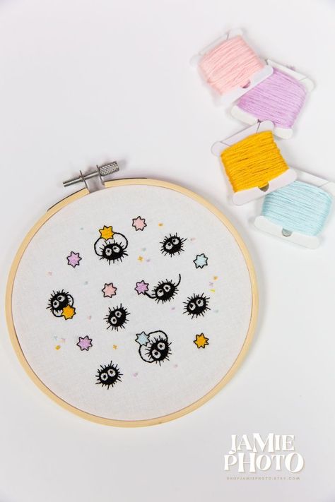 Studio Ghibli Embroidery, Ghibli Embroidery, Cute Embroidery Patterns, Embroider Ideas, Clothes Embroidery Diy, Beginner Embroidery Kit, Digital Embroidery Patterns, Diy Embroidery Designs, Stitch Guide