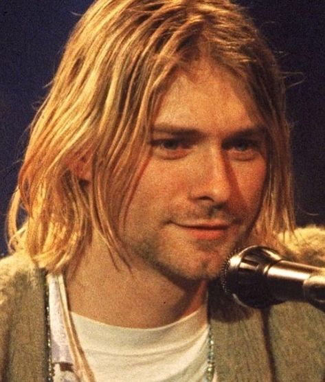 #kurtcobain #elrockescultura Curco Vein, Kurt Cobain Photos, Hiv Prevention, Donald Cobain, Krist Novoselić, Mtv Unplugged, Nirvana Kurt Cobain, Nirvana Kurt, Facts You Didnt Know