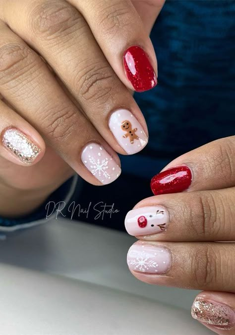 Short Acrylic Almond, Nails Matching, Christmas Decor Outside, Festive Holiday Nails, Short Natural Nails, White And Green Nails, Christmas Nails Red, Red Nails Acrylic, Wine Red Nails