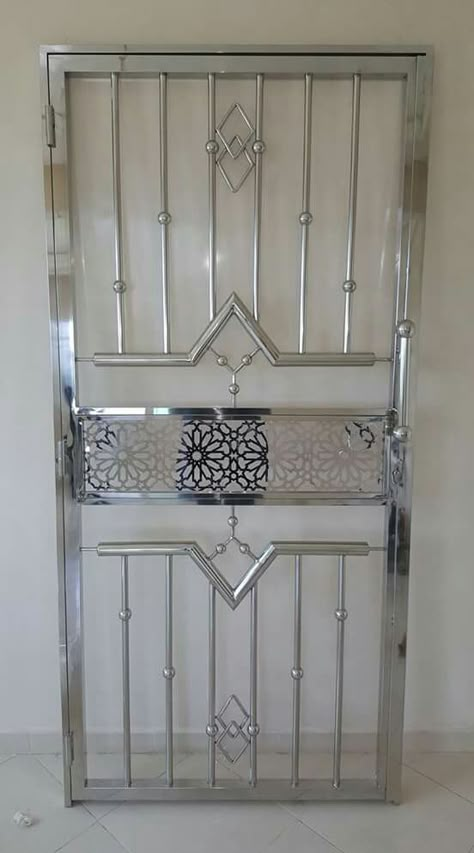 Pillar Decoration Ideas, Home Grill Design, Ss Gate, Modern Steel Gate Design, درابزين السلم, Steel Grill Design, Grill Designs, Porte In Ferro, Steel Railing Design