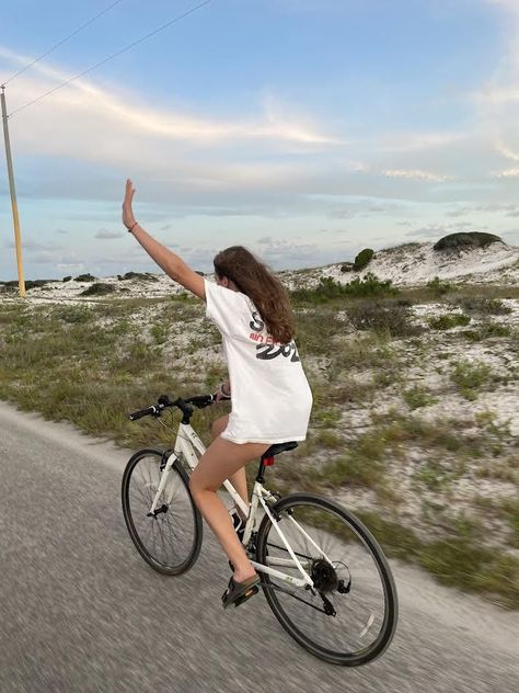 Biking On The Beach Aesthetic, Beach Cycling Aesthetic, Awsthetic Beach Girl, Biking At The Beach, Bikes At The Beach, Tumble Girl Aesthetic, Beach Cruiser Aesthetic, Living On A Beach Aesthetic, Summer Biking Aesthetic