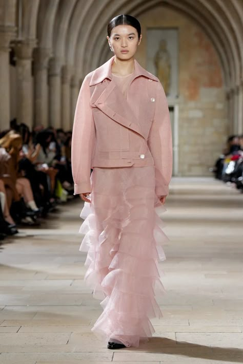 Akris Spring 2025 Ready-to-Wear Fashion Show | Vogue Color Palette Spring, Palette Spring, 2025 Fashion Trends, Glam Chic, Fashion Is Art, Trends 2025, Fashion Archive, Ami Paris, Spring Color