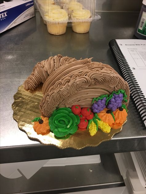 Thanksgiving Cakes Ideas, Thanksgiving Cake Decorating, Thanksgiving Cakes Decorating, Working Thanksgiving, Thanksgiving Cake, Turkey Cake, Thanksgiving Cornucopia, Buttercream Cake Designs, Fall Cake