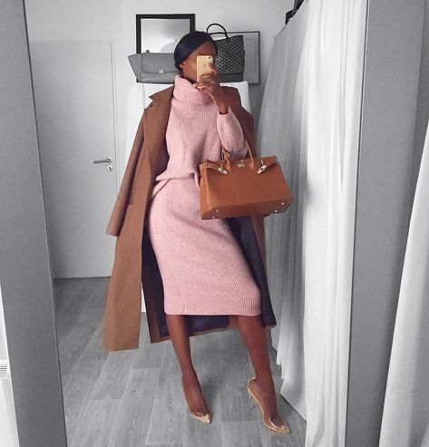 Assitan on Instagram: “Brown and blush pink Wool set @hm Bag @avaitbag  Coat @zara . . . . . . #hmxme #blushpink #ootd #Outfit #outfitoftheday  #outfitinspiration…” Pink Dress Outfits, Pink Autumn, Color Palette Pink, Brown Outfit, Blush Dresses, Autumn Outfit, Brown Dress, Ootd Outfit, Winter Outfit