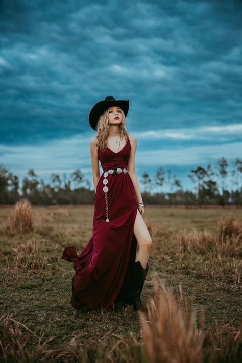 Flowy Cowgirl Dress, Country Wedding Outfits For Women Guest Classy, Country Prom Dresses With Boots Long, Western Prom Looks, Western Shoot Ideas, Prom Dress With Cowboy Boots, Western Prom Dresses Country, Western Formal Outfits For Women, Long Dress With Cowboy Boots