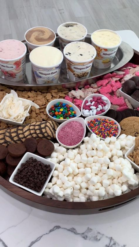 Ice Cream Sundae Party, Sundae Party, Ice Cream Sundae Bar, Sundae Bar, Charcuterie Inspiration, Sleepover Food, Party Food Platters, Charcuterie And Cheese Board, Charcuterie Recipes