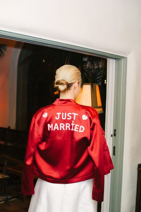 Stylish Ways Real Brides Kept Warm at Their Weddings Reception Jacket Bride, Outdoor Winter Wedding, Martha Weddings, Metallic Wedding, Winter Bride, Bridal Jacket, Cozy Accessories, Wedding Jacket, Satin Jacket