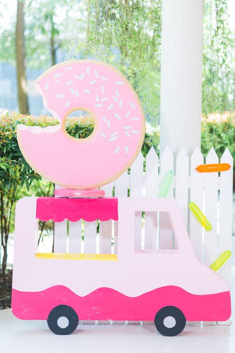 Donut Photo Booth, Donut Themed Party, Donut Truck, Donut Theme Party, Doughnut Party, Diy Donut, Donut Themed Birthday Party, Choco Banana, Grown Up Parties