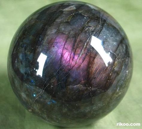 Labradorite Sphere, Purple Flash, Magic Crystal, Sphere Crystal, Black Moonstone, Crystal Balls, Healing Space, Pretty Rocks, Crystal Magic