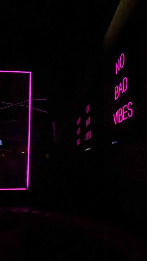 Neon Asthetics Wallpaper, Neon Black Aesthetic, Neon Noir, Nightclub Design, Dark Red Wallpaper, Iphone Wallpaper Stills, Instagram Editing Apps, Diy Skin Care Routine, Love Neon Sign