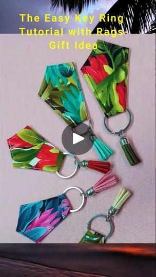 Keyring Craft, Girls Things, Easy Handmade Gifts, Keychain Craft, Handmade Keychains, Key Ring Holder, Ring Tutorial, Diy Bags Purses, Creation Couture