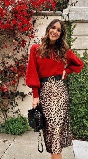 Animal Print Christmas Outfit, Red Turtleneck Outfit, Christmas Outfits For Family Pictures, Leopard Skirt Outfit, Classy Christmas Party, Leopard Print Fashion, Holiday Outfits Christmas, Outfits New Year, Christmas Skirt