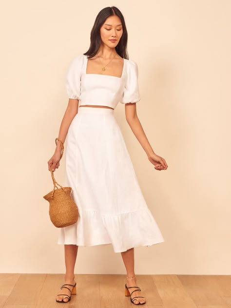 The Best White Linen Beach Pants of The Summer - JetsetChristina Slow Fashion Brands, Crop Top Skirt, Outfit Trends, Dress Plus Size, Mode Inspiration, Looks Vintage, Two Piece Dress, Piece Dress, Slow Fashion