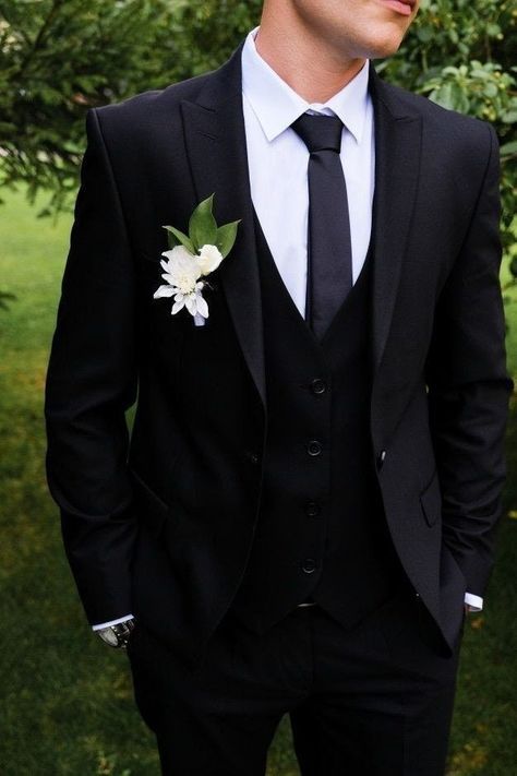 Black Wedding Suit Groom, Men's Tuxedo Wedding, Wedding Suits Men Black, Groom Suit Black, Suit For Men Wedding, Wedding Tux, Groom Wedding Attire, Black Suit Wedding, Groom And Groomsmen Attire