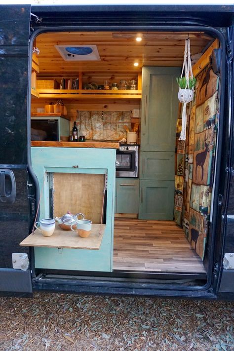 Diy Camper Van Ideas, Van Life Build, Van Ideas Interior, Van Living Aesthetic, Van Makeover, Van Life Interior, Diy Van Build, Converted Van, Camper Van Kitchen