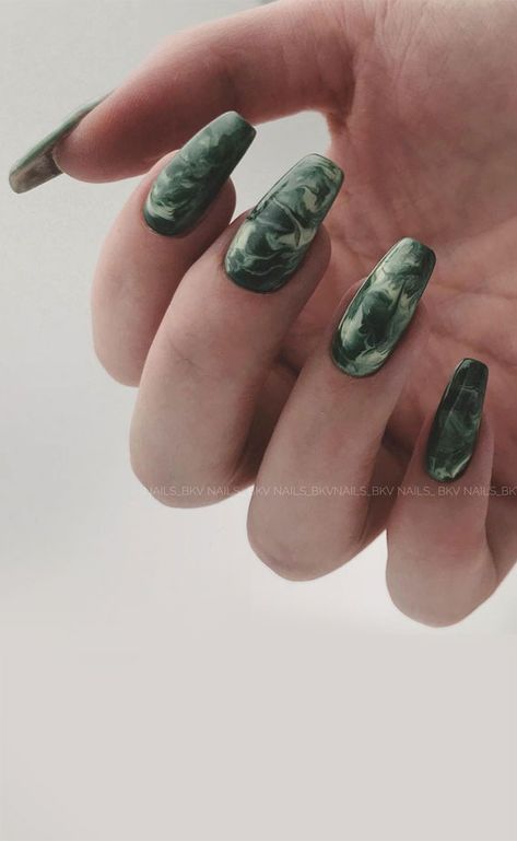 Green And White Marble Nails, Dark Green Marble Nails, Nails Green Dark, Jan Nails, Green Marble Nails, Nail Marble, Dark Green Marble, Rose Quartz Nails, Almond Acrylic Nails Designs