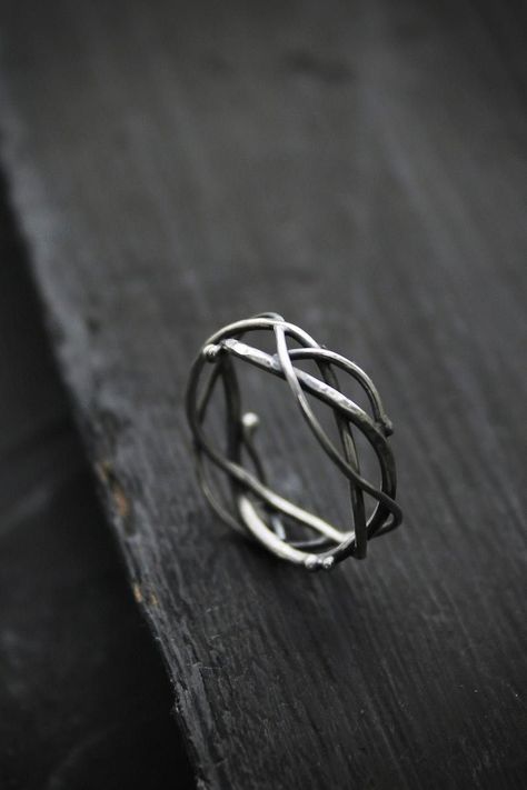 ITEM DESCRIPTION: The size of the ring on photo 10 (US and Canada) T 1/2 (UK and AU) I can make it any size you want - just mark your size in the order Weight - 3 g. I made this pretty elven ring of sterling silver. It looks like twisted twigs. There are very light bark texture and buds on silver. Mens Silver Rings Simple, Forest Wedding Ring, Simple Wedding Rings Unique, Ring For Men Wedding, Wedding Rings Unique Vintage, Bohemian Wedding Rings, Elven Ring, Pretty Wedding Rings, Men Wedding Band