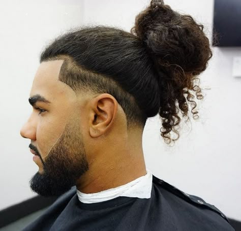 Taper Haircut Men, Man Bun Haircut, Long Hair Fade, Low Taper Fade Haircut, Man Bun Hairstyles, Undercut Long Hair, Taper Fade Haircut, Tapered Haircut, Hair Styles Men